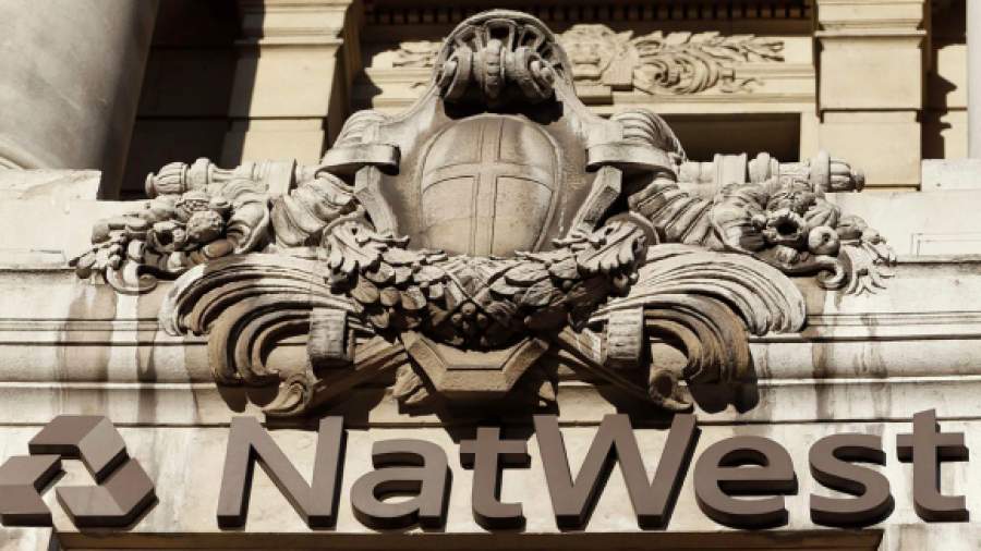 Английский банк заходит в Россию «с черного хода»