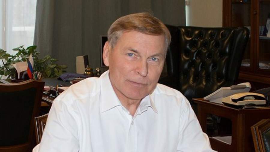 По диссертации Мединского ВАК примет решение в марте