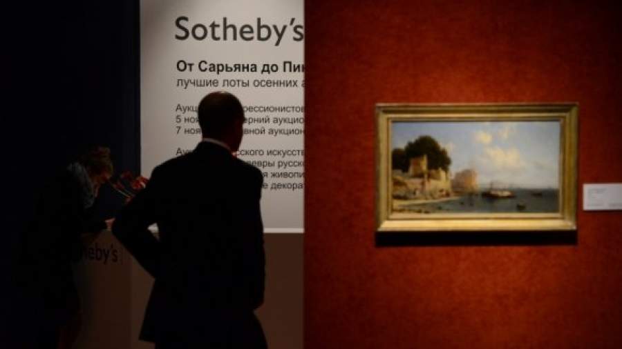 Sotheby’s показал в Москве лоты лондонских и нью-йоркских торгов