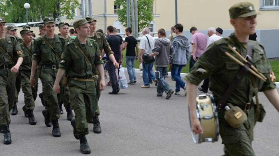 Минобрнауки поддержало идею Шойгу об обучении в вузах военному делу