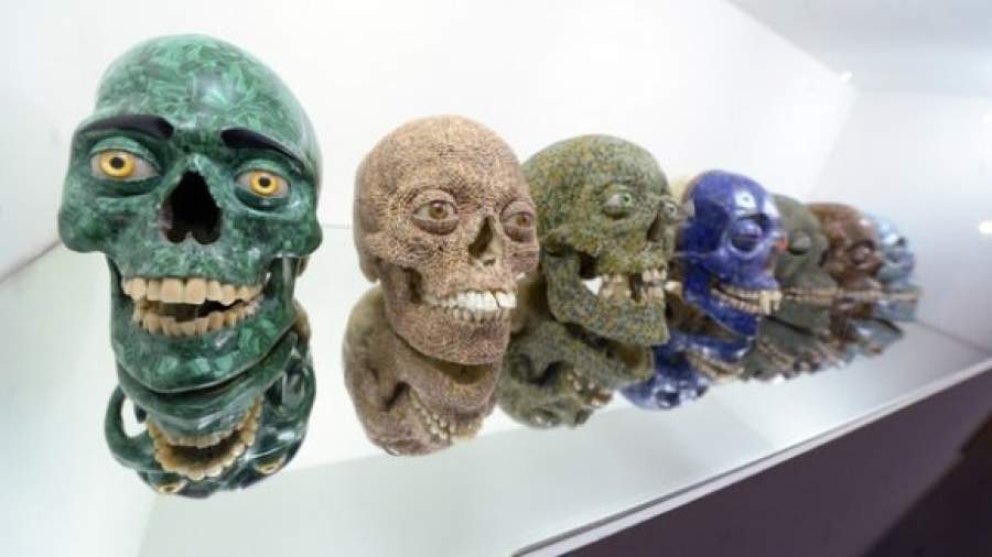 В Мультимедиа Арт Музее показали коллекцию Дэмиена Херста