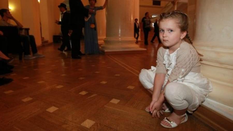 В столичные театры призвали волонтеров