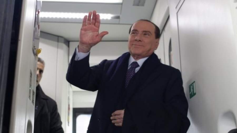 Берлускони согласен стать простым министром