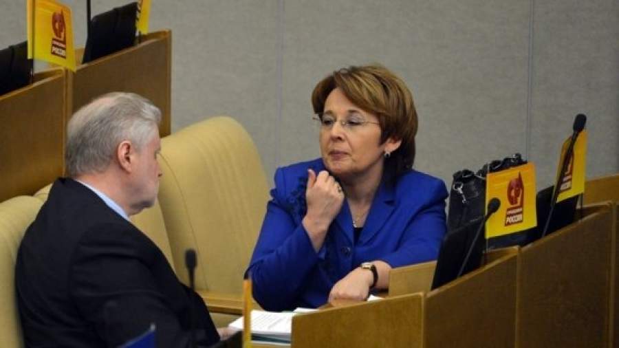 «Эсеры» пытаются сместить главу комитета Госдумы за хамство