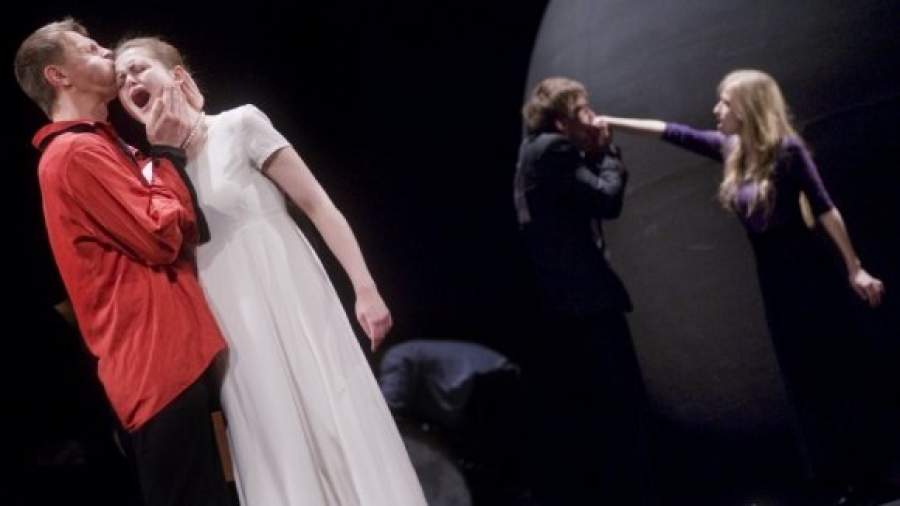 Някрошюс послал Данте навстречу Беатриче