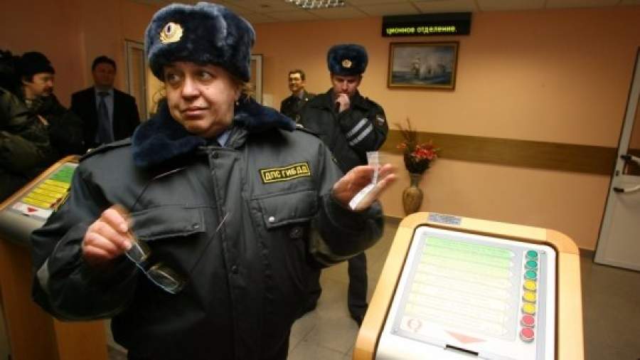 На Урале проводят тотальные проверки на знание полицейскими ПДД