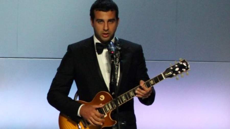 Гриша-Иван спел рок-романсы