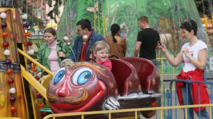 Мэрия создает электронный реестр качелей и каруселей