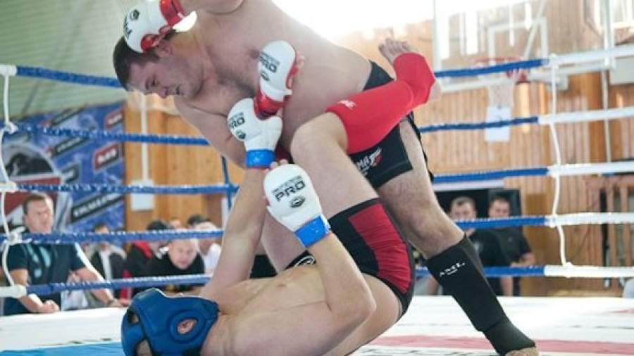 Шесть россиян поспорят за титул чемпиона Европы по ММА
