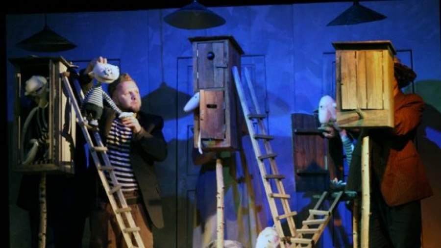 Фарфоровый кролик угодил под Колобка