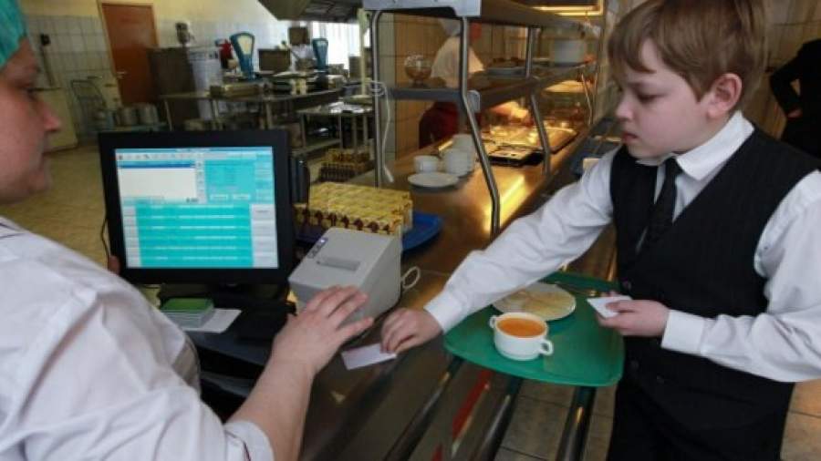 Родители наелись школьными завтраками