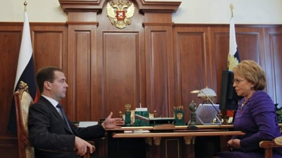 Что означал диалог Медведева и Матвиенко