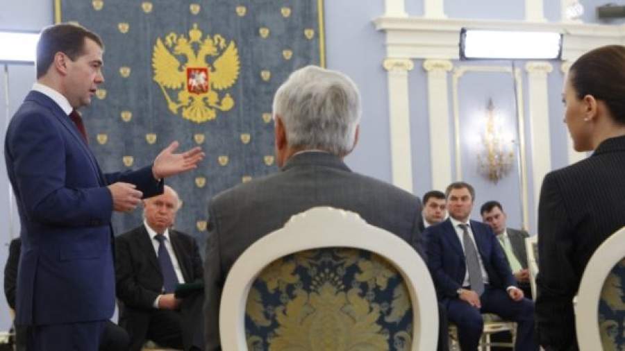 Единороссы отказываются платить взносы 