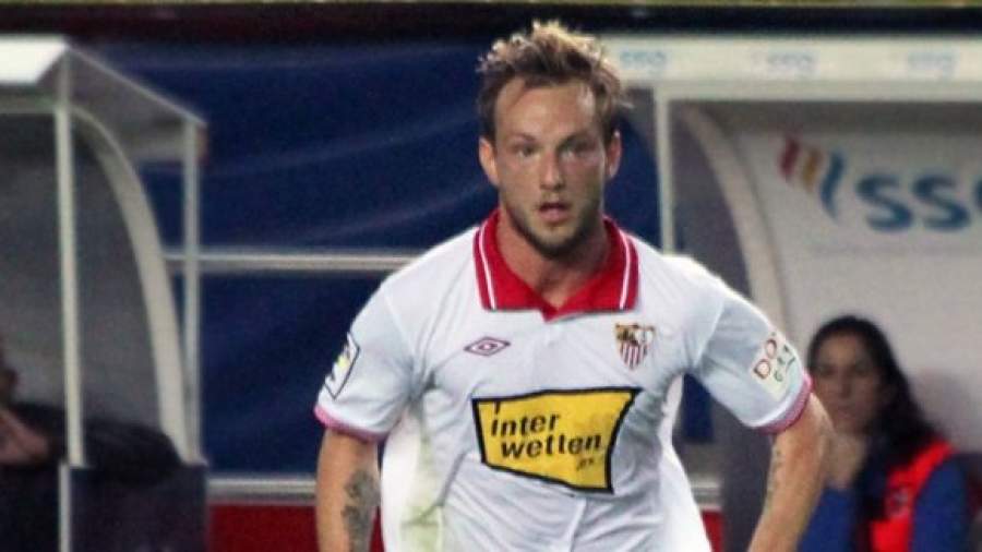 «Севилья» требует у «Локомотива» €10 млн за Ракитича