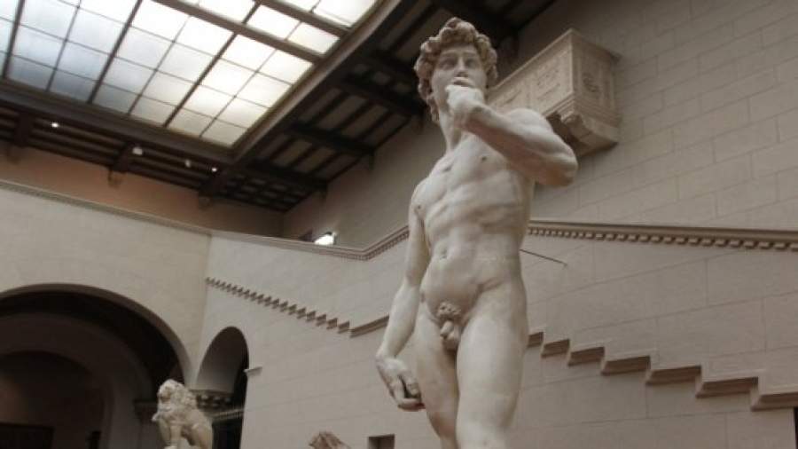 Российские музеи спрячут от детей картины и статуи «18+»