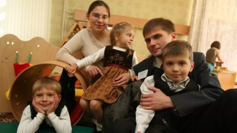 Путин поручил правительству развивать частные детские сады