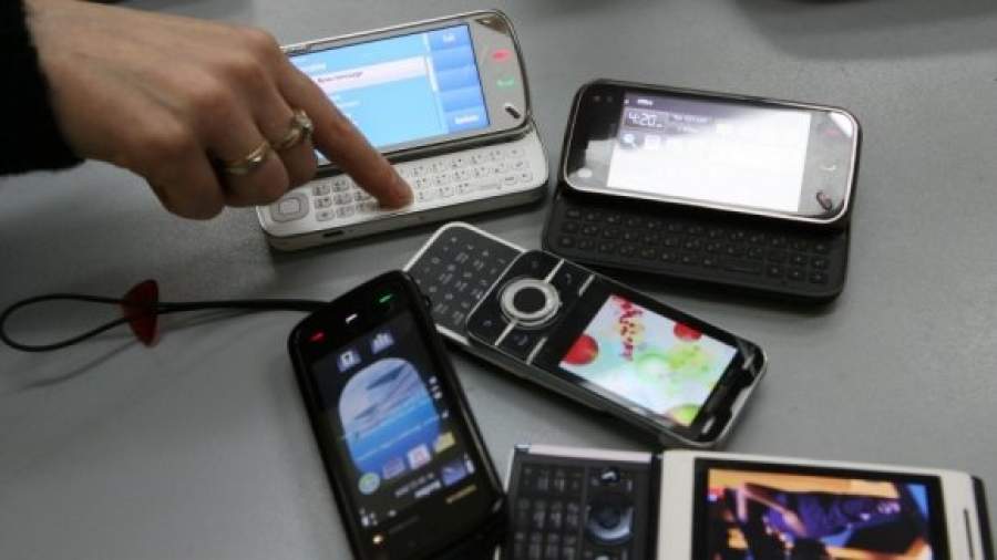 Президент поручил отменить «мобильное рабство»