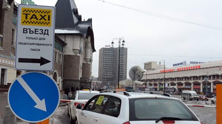 Таксисты спешат легализоваться, чтобы не перекрашивать автомобили