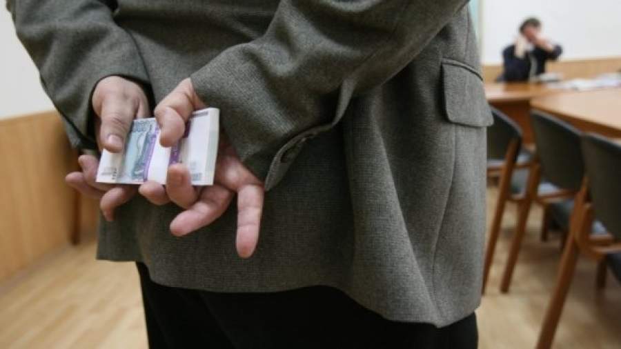 Чиновников будут проверять на коррупцию по новым правилам