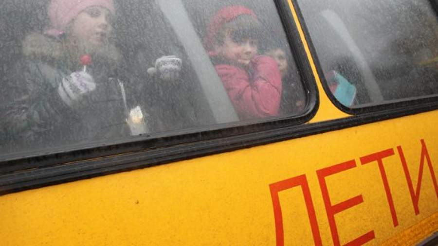 Школьные автобусы в Москве пустят на выделенные полосы