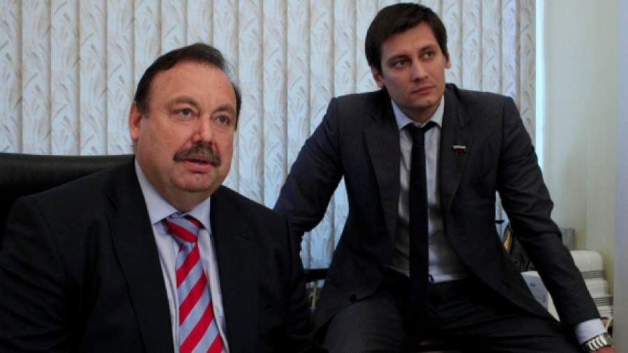 Россияне одобряют исключение Гудковых из «Справедливой России»