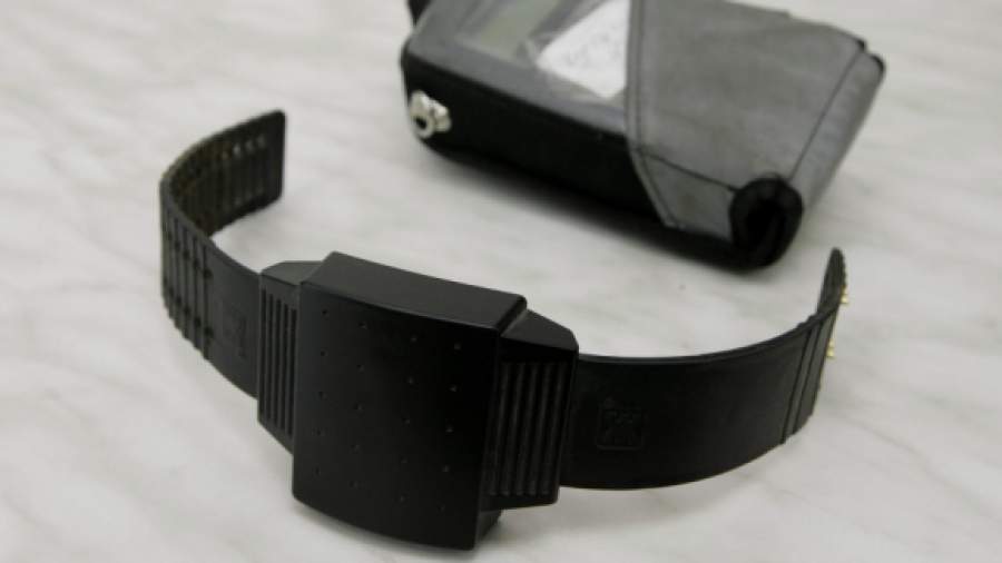 Деньги за электронные браслеты ФСИН ушли в Швейцарию и Гонконг