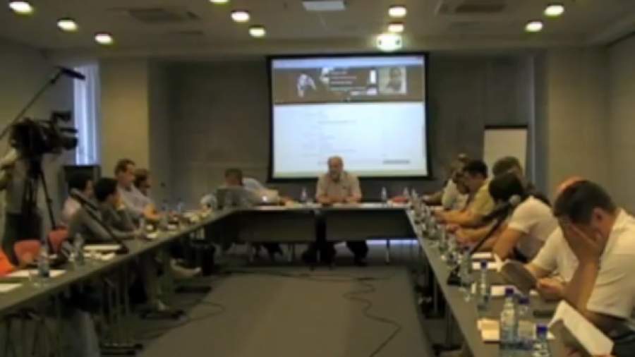 В КС оппозиции хотят избавиться от внутренних оппонентов