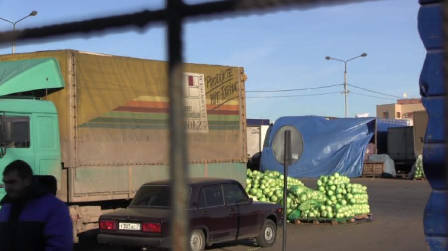 Арендаторы базы в Бирюлево не успевают освободить территорию