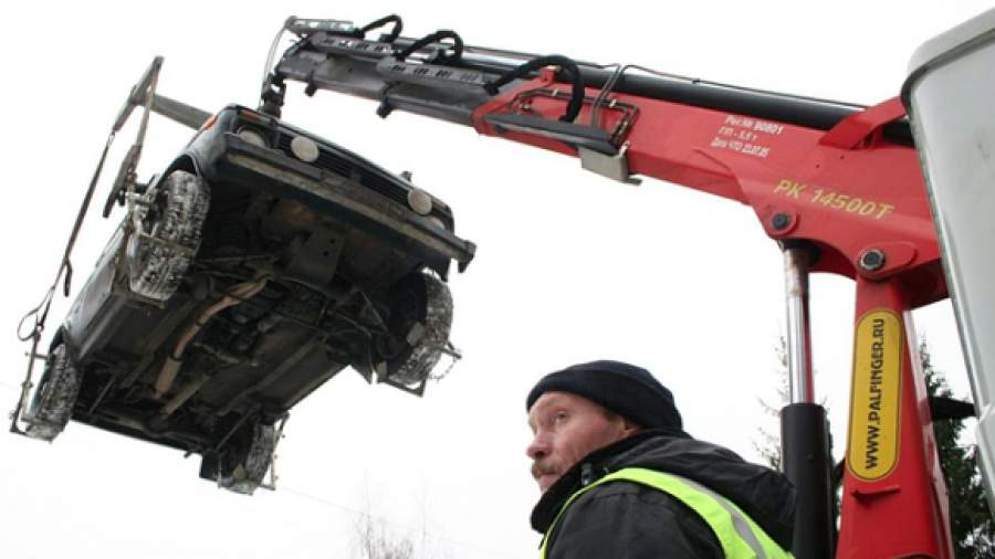 Мэрия разработает регламент по вывозу бесхозных авто 