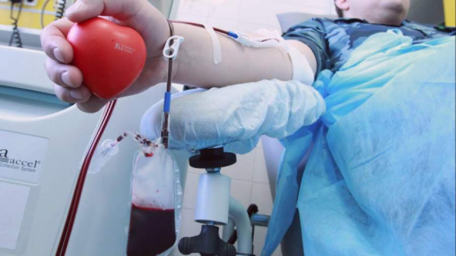 Жители Москвы готовы поделиться с Крымом деньгами и кровью