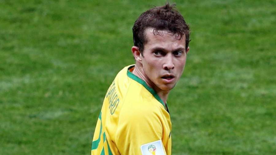 Футболист сборной Бразилии отказывается играть на Украине