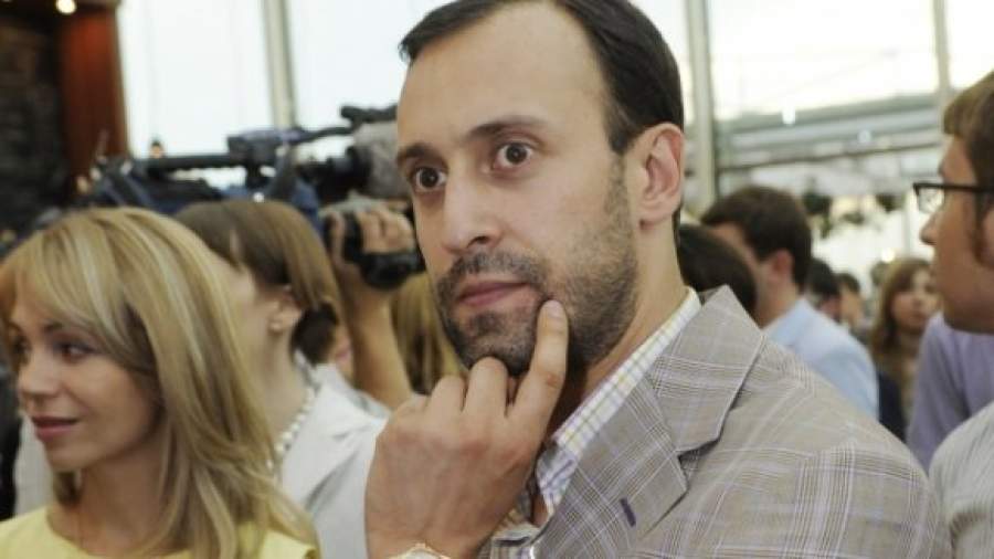 Брат Аркадия Дворковича стал невыездным из-за долгов