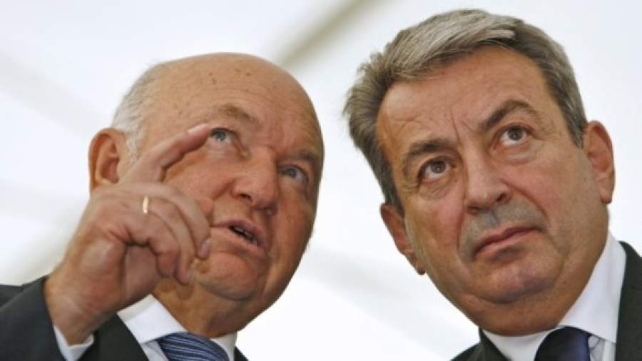 От Собянина требуют расплатиться за парковки Лужкова