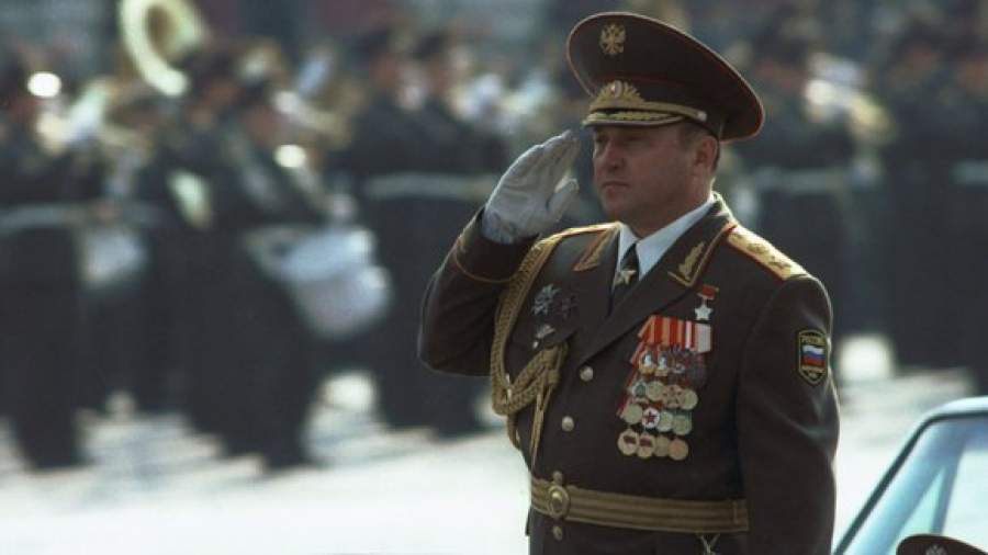 Павла Грачева отлили в бронзе