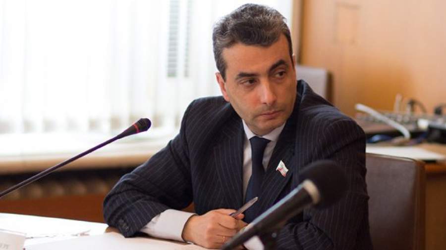 У компании избитого депутата-«яблочника» были долги на 1,3 млн рублей