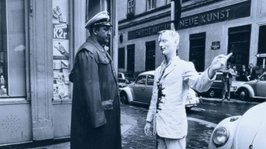 Из преступников — в классики