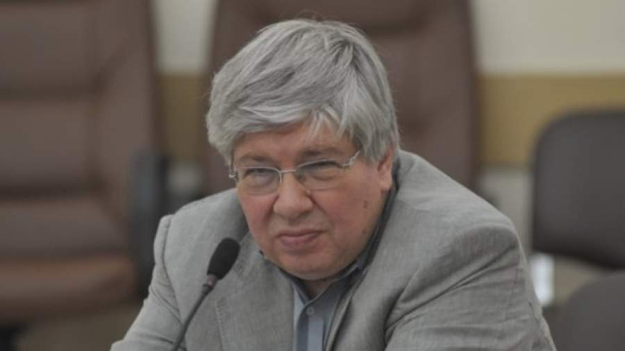 Андрей Битов и Фазиль Искандер вступились за Кирилла Разлогова