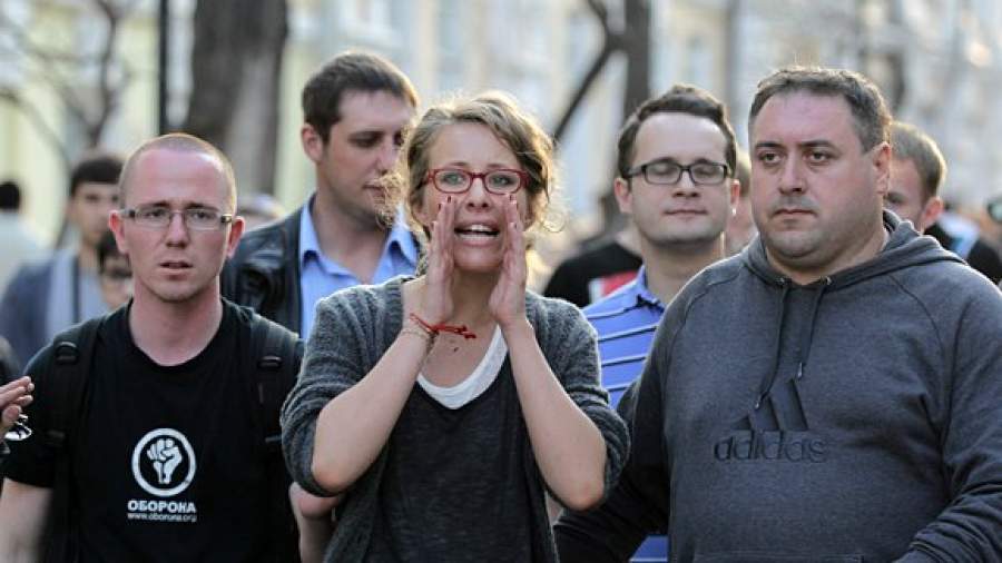 Против Собчак и Навального могут возбудить дело за вандализм