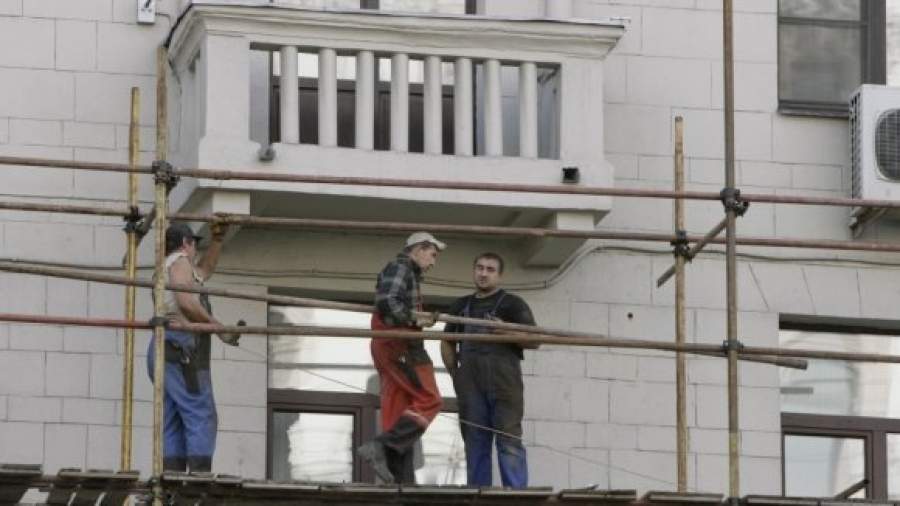 При капремонте домов строители сосредоточатся на балконах и лепнине