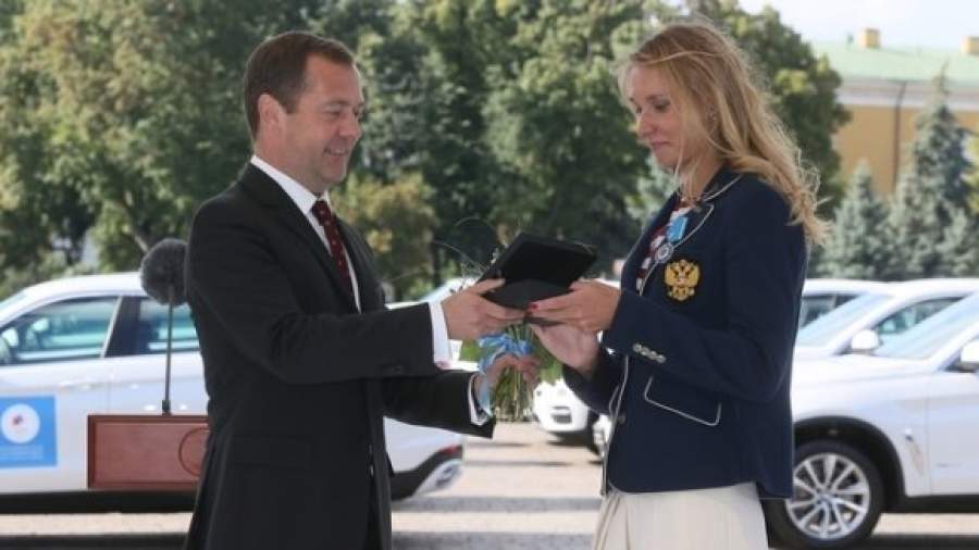 Полцарства за медаль: всё, что нужно знать про подарки олимпийцам