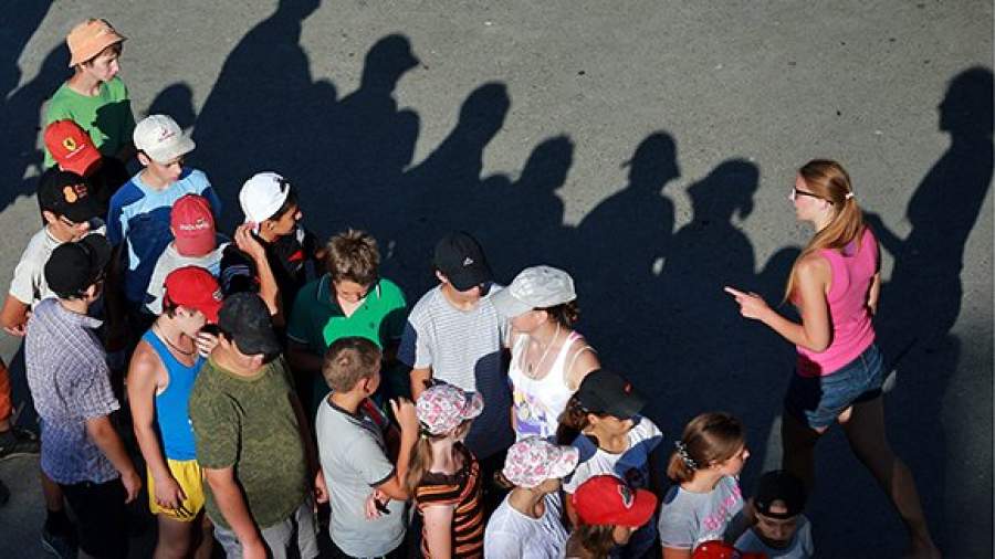 Чиновникам поручат следить за детьми в лагерях