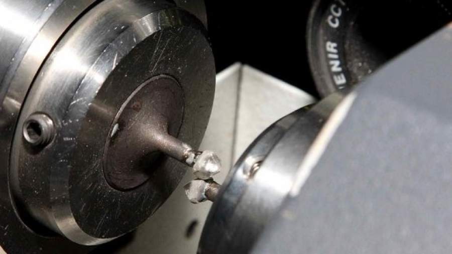 «Алроса» идет в частные руки