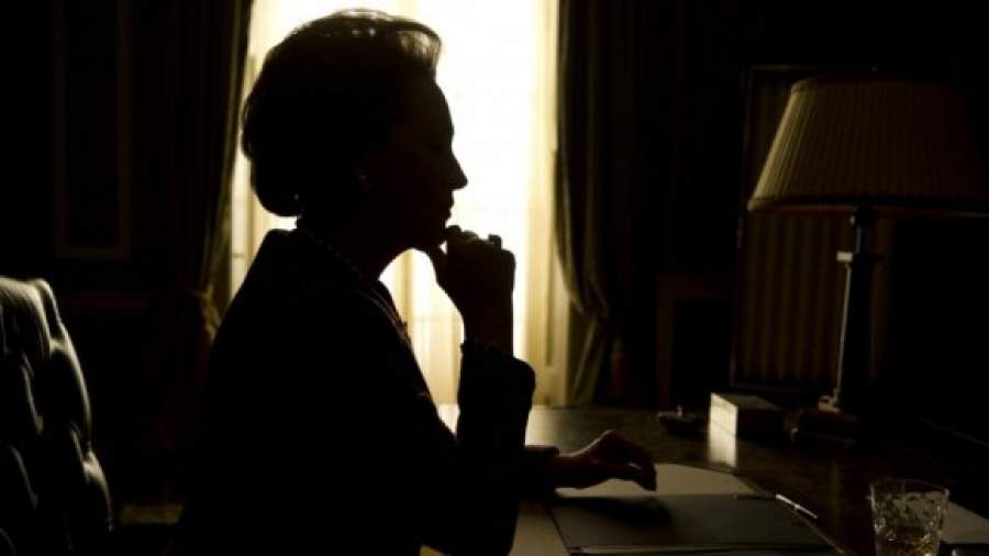 Стрип-шоу железной леди