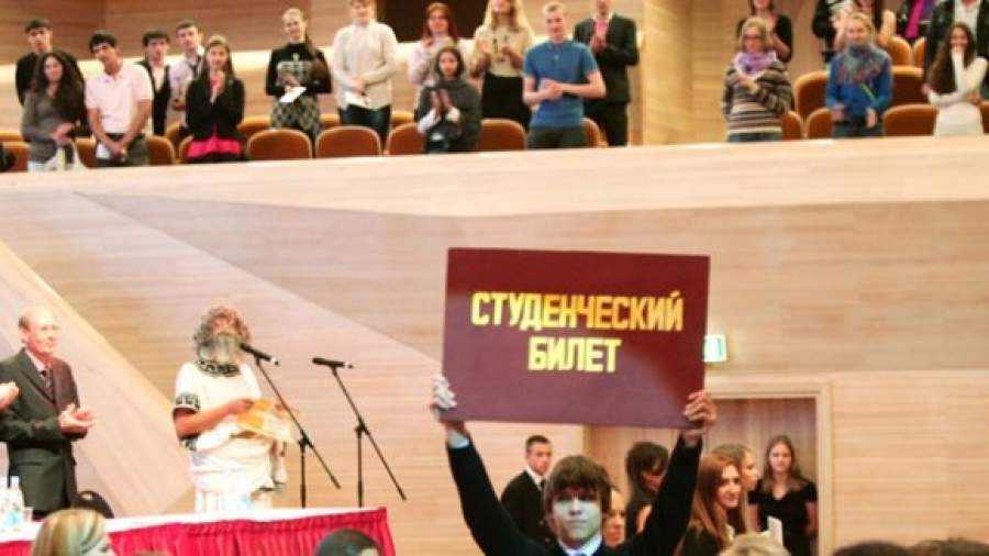 Во втором меде уволенного ректора Володина считают борцом с коррупцией