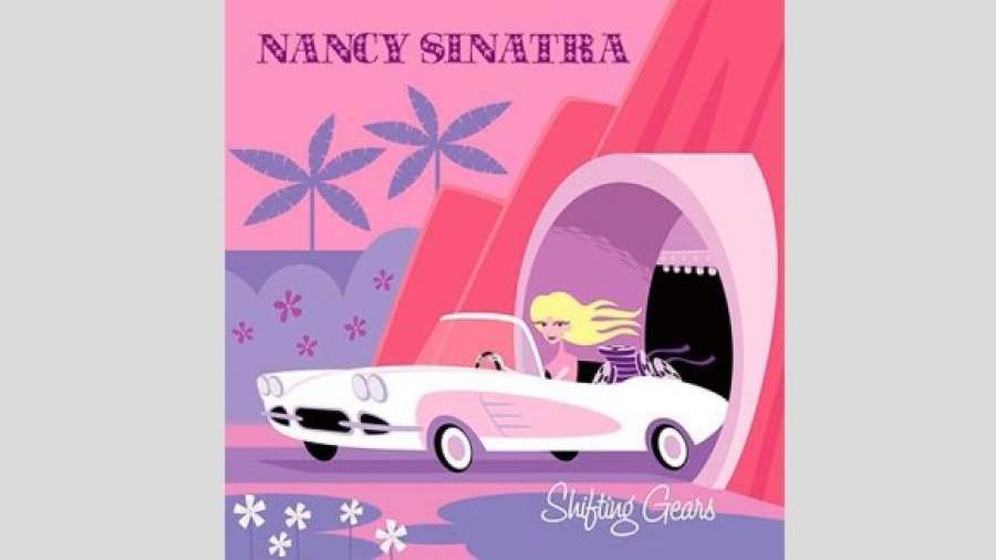 Нэнси Синатра прибрала на чердаке