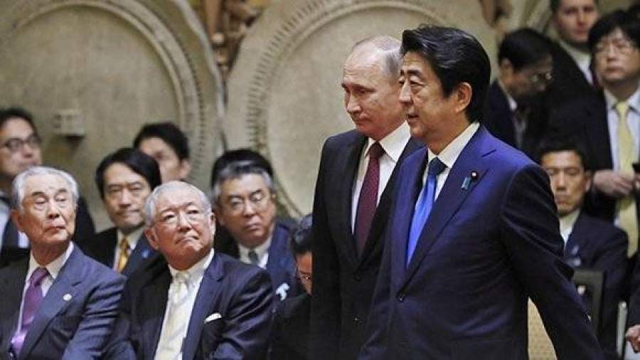 Большинство японцев негативно оценивают итоги переговоров Путина и Абэ