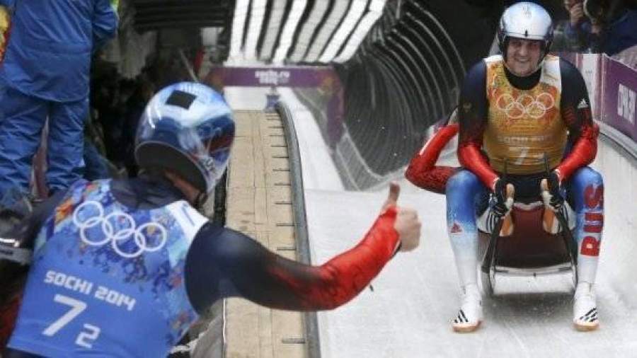 Российские саночники завоевали серебро в эстафете