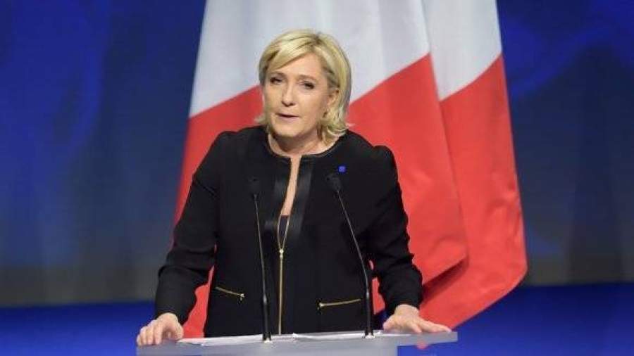 Ле Пен: Франция должна отказаться от евро