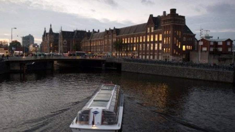 Порт Амстердама закрыл выход в море судну «Николай Касаткин»