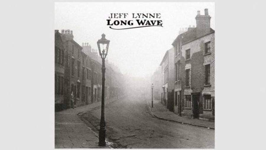 Джефф Линн выстрелил двумя альбомами